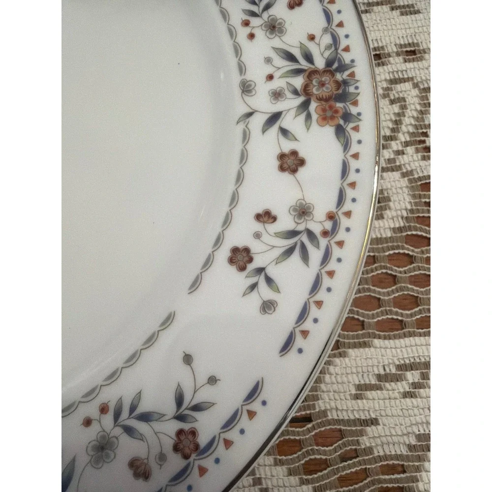 2 Claremont Fine Porcelain China Dinner Plate Japan Floral Vine Silver Rim White